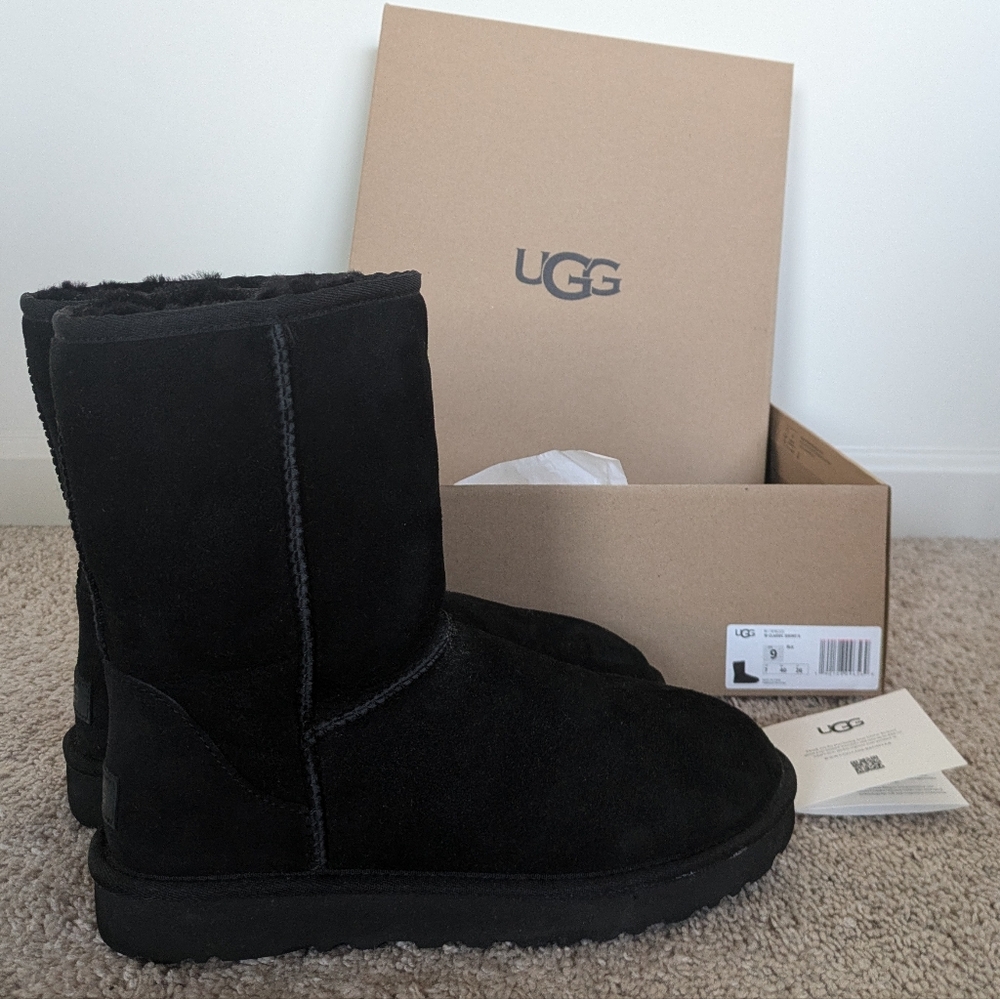 UGG Classic Short II Sueded Boot